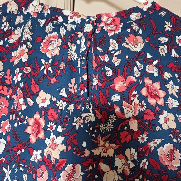 LOFT Blue and Red Floral Blouse - Picture 4 of 6